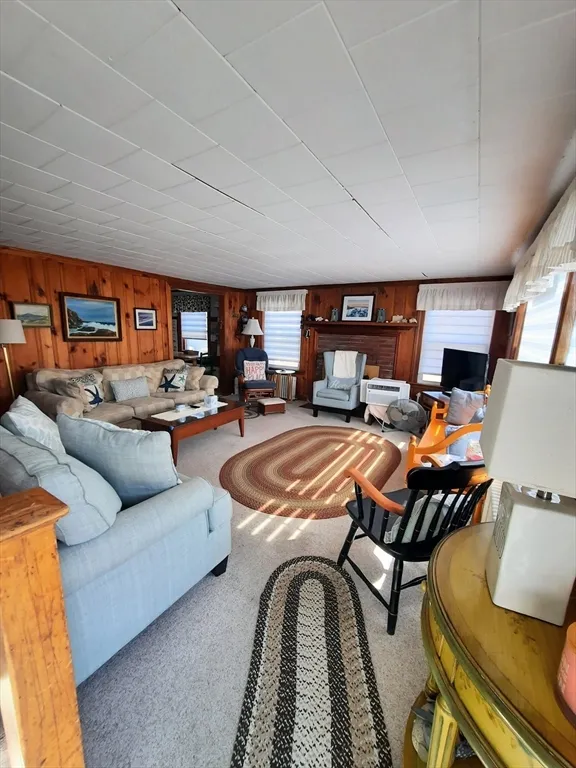 6 bed, 2 bath apartment for rent at 21 Manchester St Unit 21, Scituate — photo 11 of 11