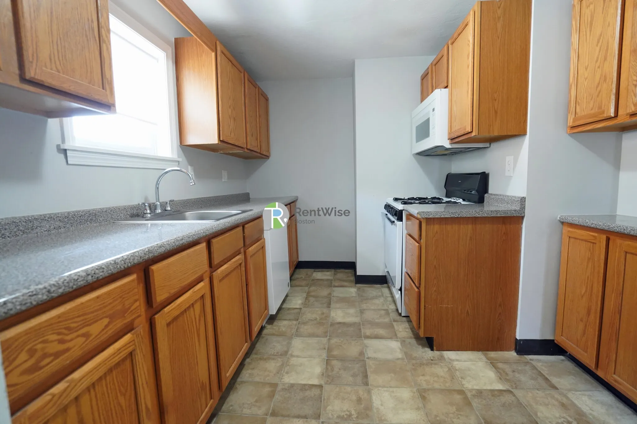 3 bed, 1 bath apartment for rent at 21 Mansfield St Unit 2, Allston — photo 5 of 16
