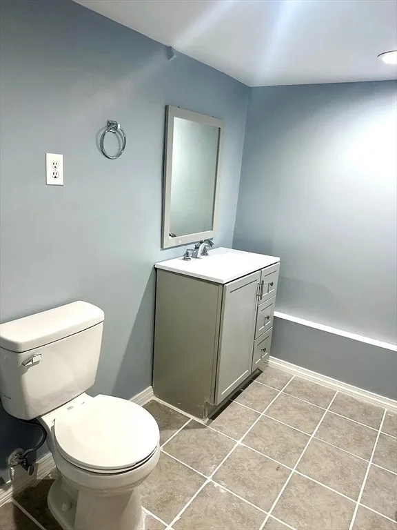 2 bed, 1 bath apartment for rent at 21 Maplewood St Unit B, West Roxbury — photo 4 of 10