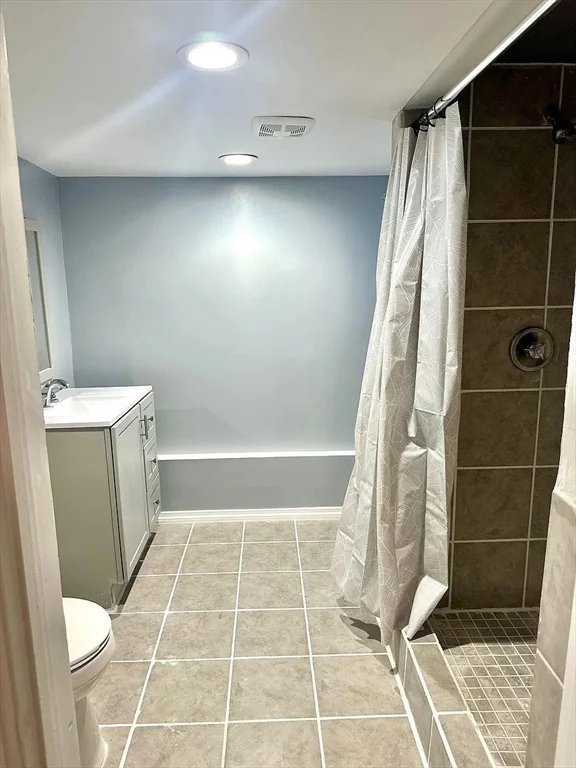 2 bed, 1 bath apartment for rent at 21 Maplewood St Unit B, West Roxbury — photo 5 of 10
