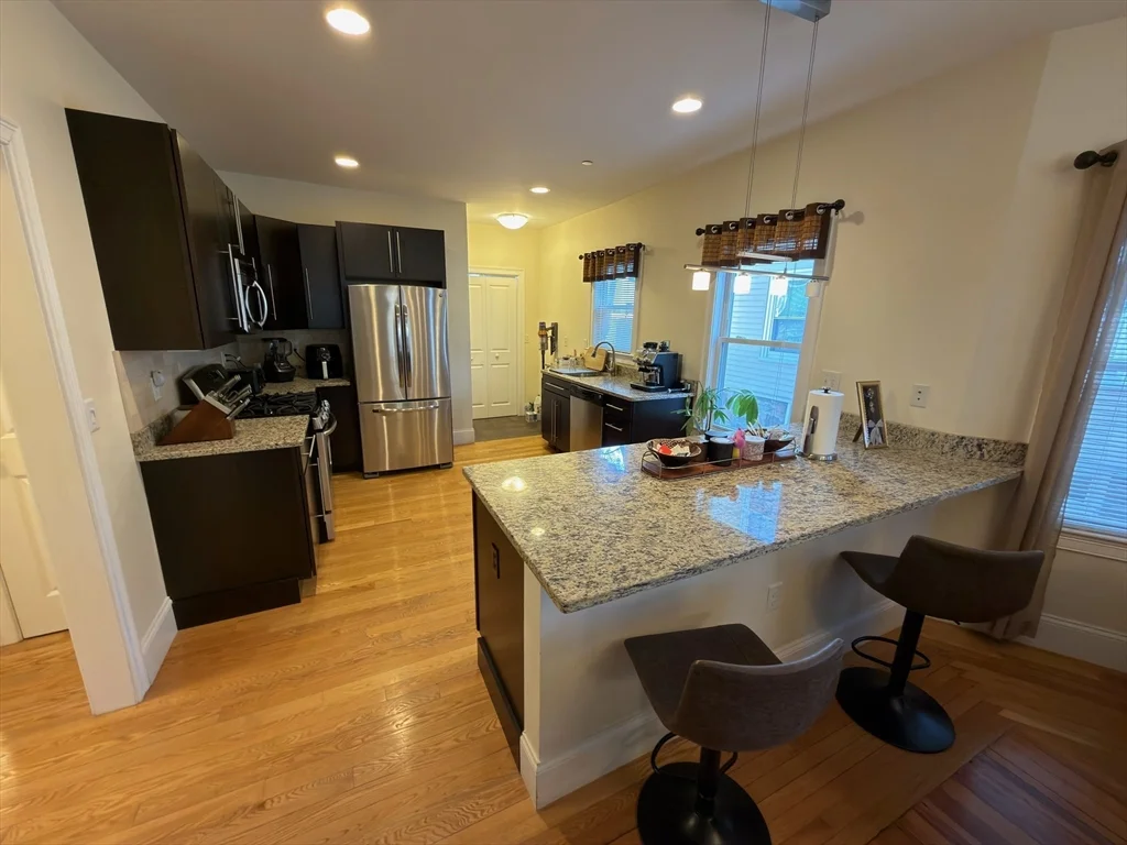 2 bed, 1 bath apartment for rent at 21 Marion Rd Unit 1, Belmont — photo 3 of 17