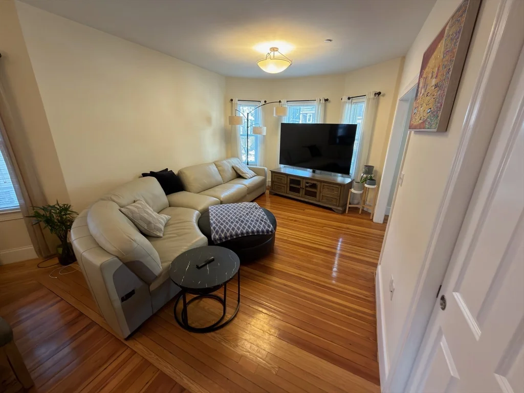 2 bed, 1 bath apartment for rent at 21 Marion Rd Unit 1, Belmont — photo 6 of 17