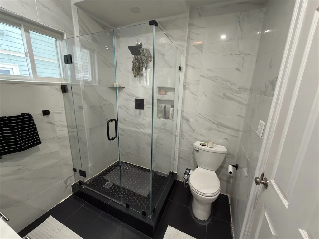 2 bed, 1 bath apartment for rent at 21 Marion Rd Unit 1, Belmont — photo 10 of 17