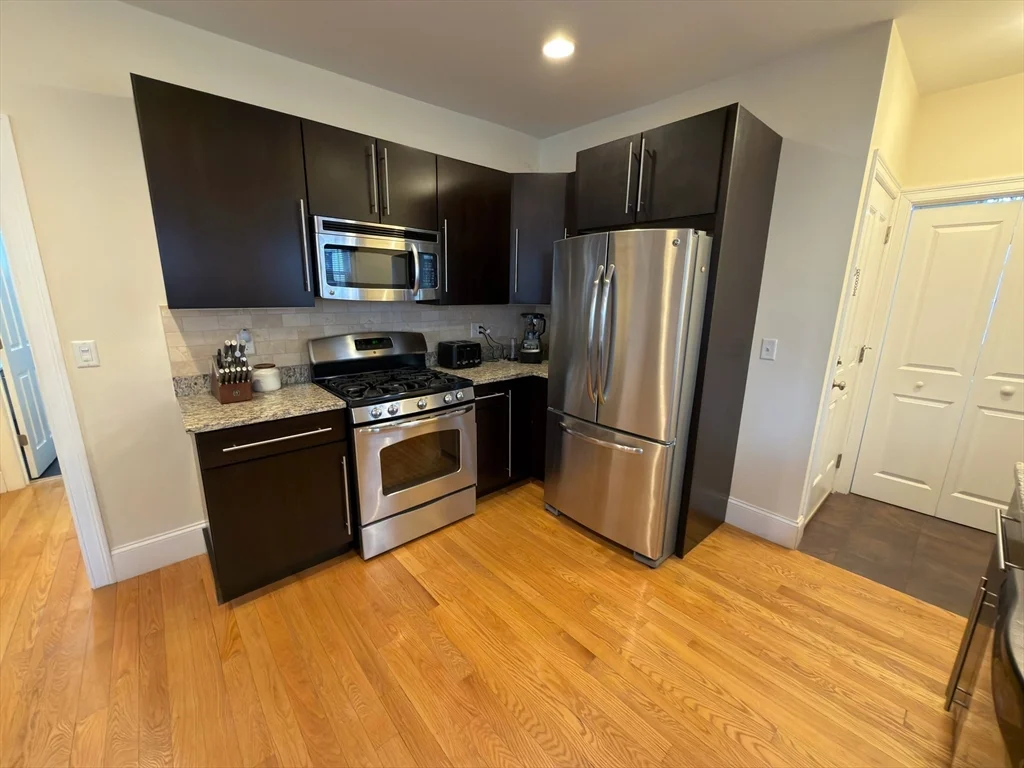 2 bed, 1 bath apartment for rent at 21 Marion Rd Unit 1, Belmont — photo 1 of 17