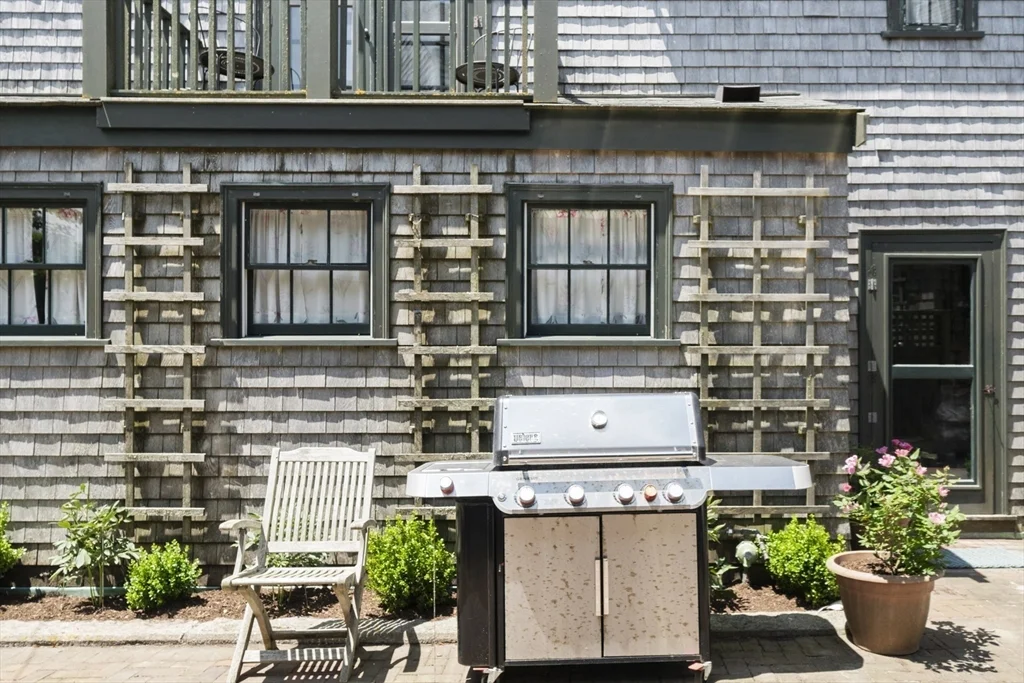 4 bed, 4+ bath apartment for rent at 21 Mckinley, Nantucket — photo 25 of 27