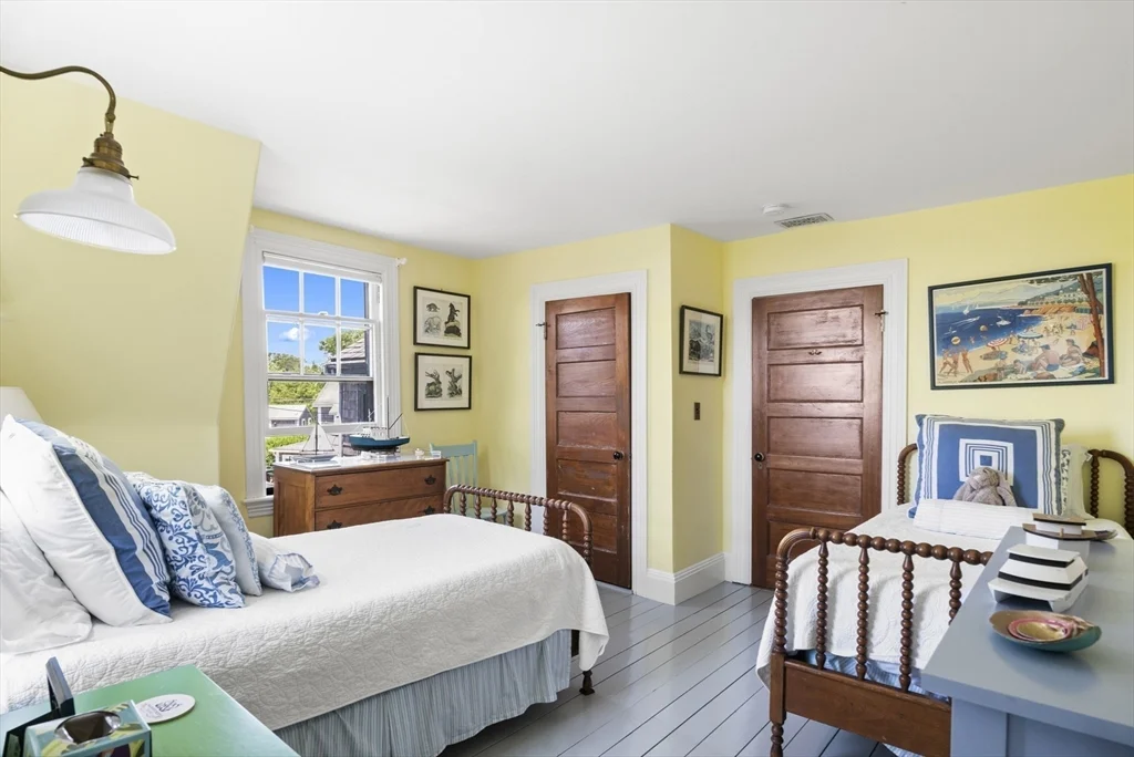4 bed, 4+ bath apartment for rent at 21 Mckinley, Nantucket — photo 18 of 27