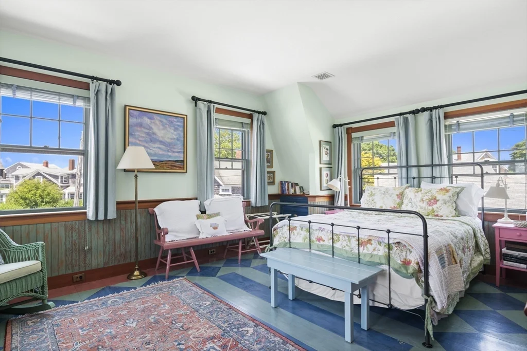 4 bed, 4+ bath apartment for rent at 21 Mckinley, Nantucket — photo 12 of 27