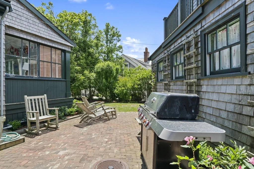 4 bed, 4+ bath apartment for rent at 21 Mckinley, Nantucket — photo 24 of 27