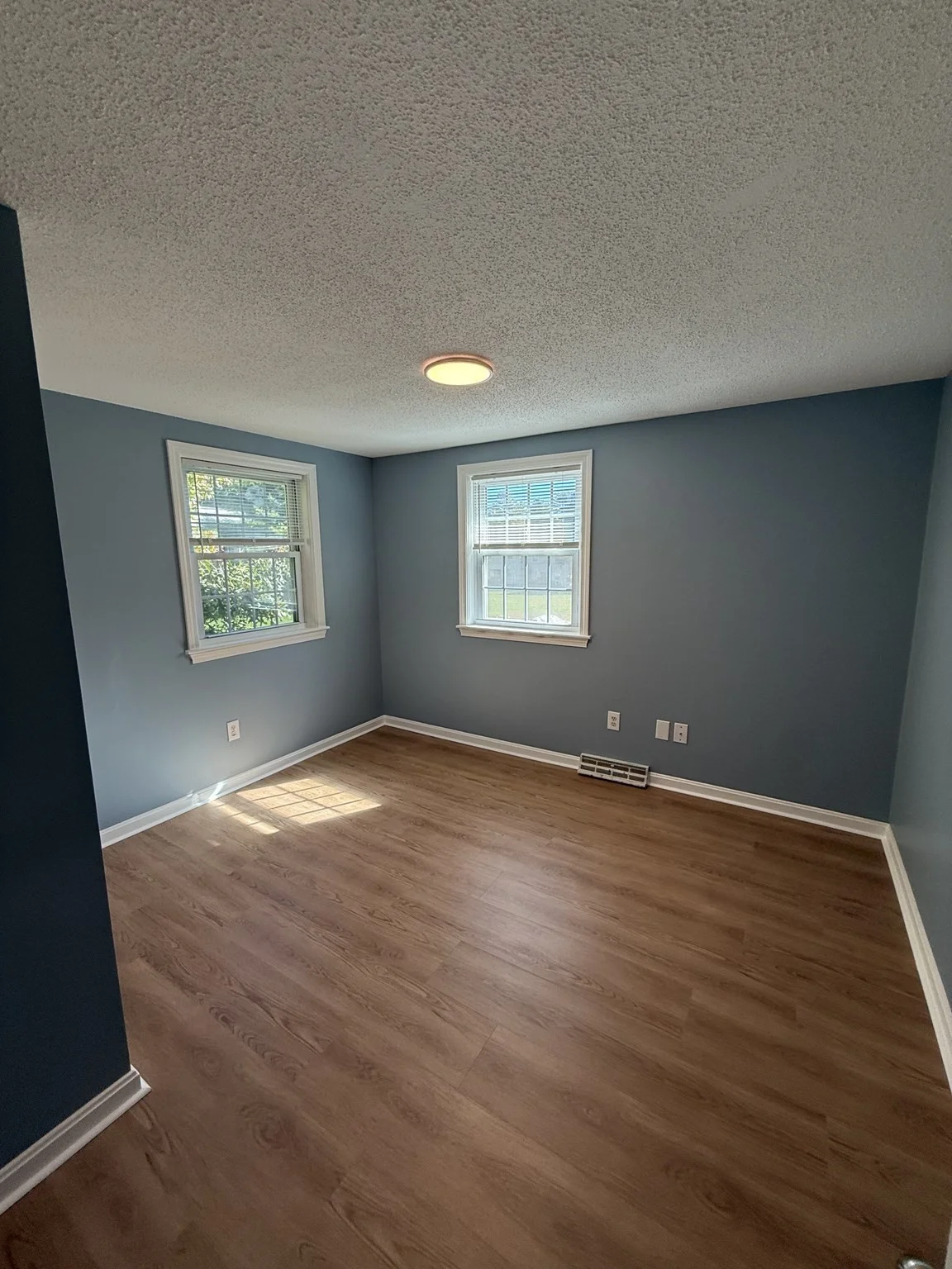 3 bed, 1 bath apartment for rent at 21 Meadowbrook Ln Unit 21, Easton — photo 21 of 33
