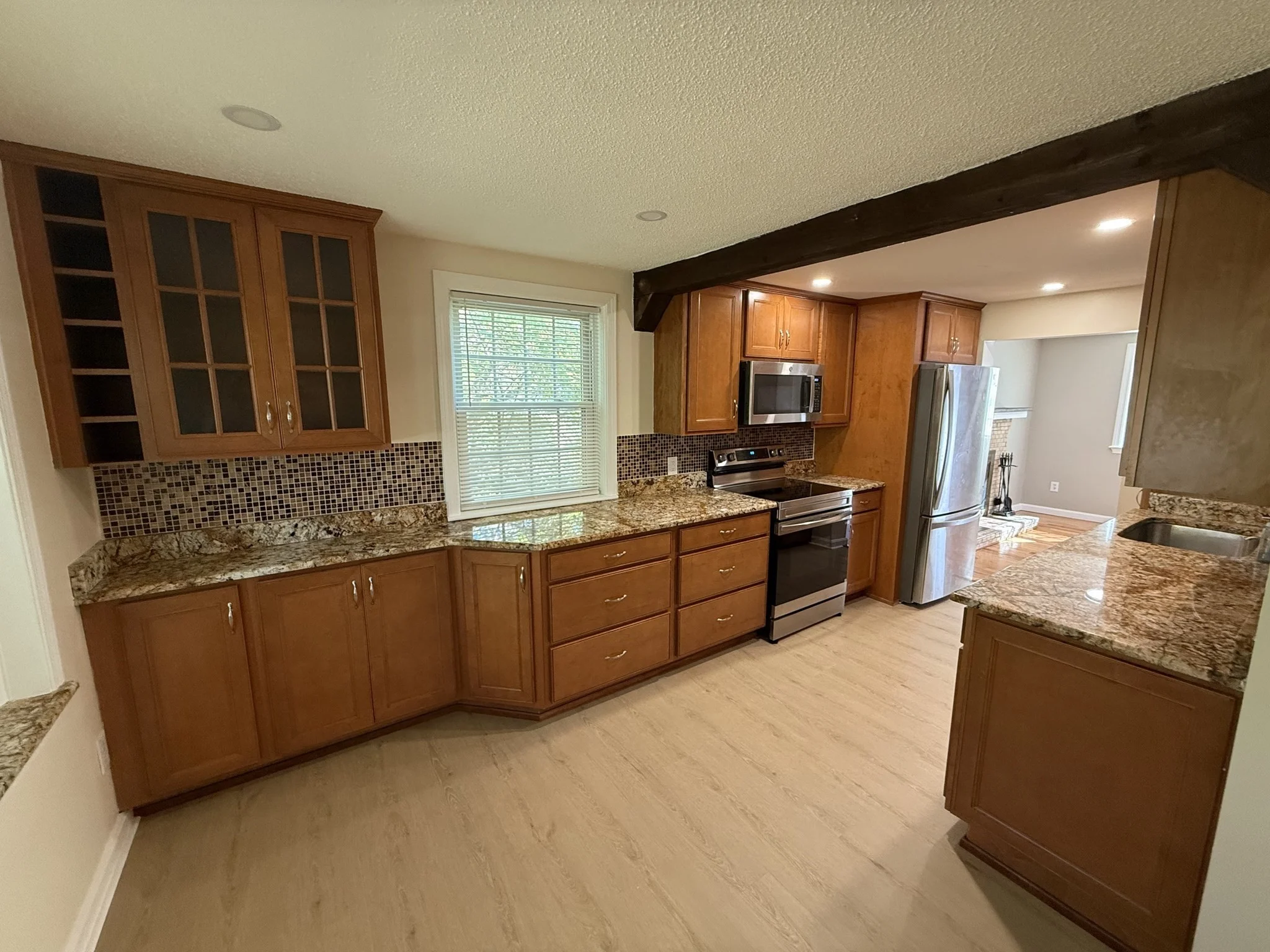 3 bed, 1 bath apartment for rent at 21 Meadowbrook Ln Unit 21, Easton — photo 9 of 33