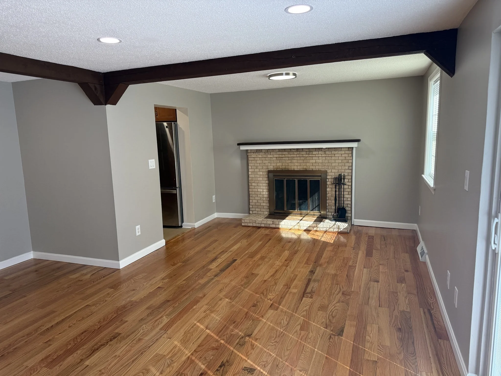 3 bed, 1 bath apartment for rent at 21 Meadowbrook Ln Unit 21, Easton — photo 3 of 33