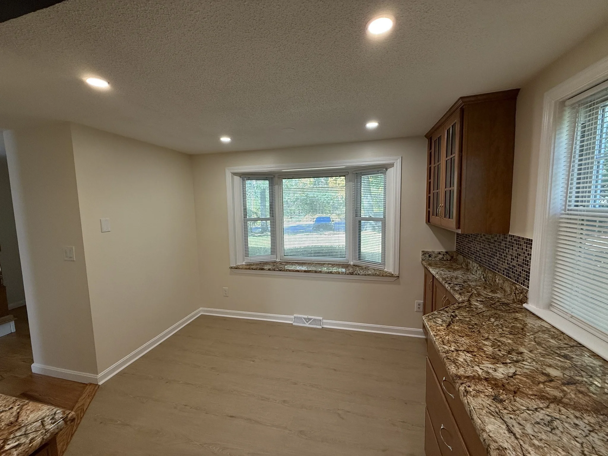3 bed, 1 bath apartment for rent at 21 Meadowbrook Ln Unit 21, Easton — photo 12 of 33