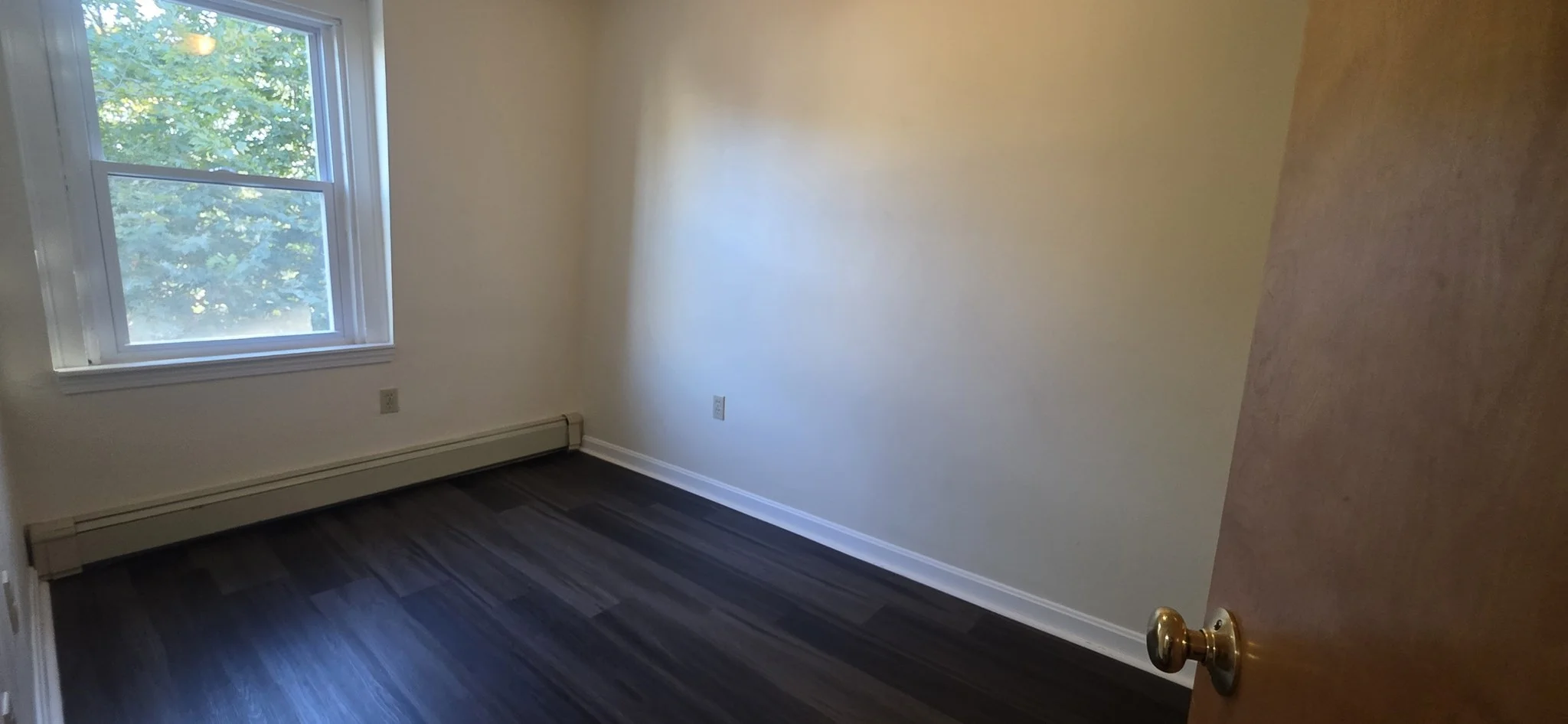 3 bed, 1 bath apartment for rent at 21 Mellen Unit 3, Baldwin — photo 5 of 7