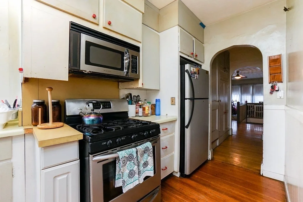 3 bed, 2 bath apartment for rent at 21 Melville Ave Unit 2, Dorchester — photo 2 of 11