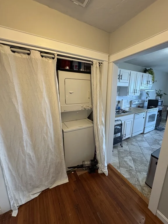 1 bed, 1 bath apartment for rent at 21 Middlesex Ave Unit 303, Worcester — photo 4 of 10