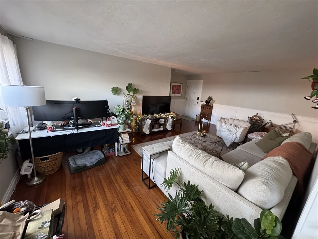 1 bed, 1 bath apartment for rent at 21 Middlesex Ave Unit 303, Worcester — photo 2 of 10