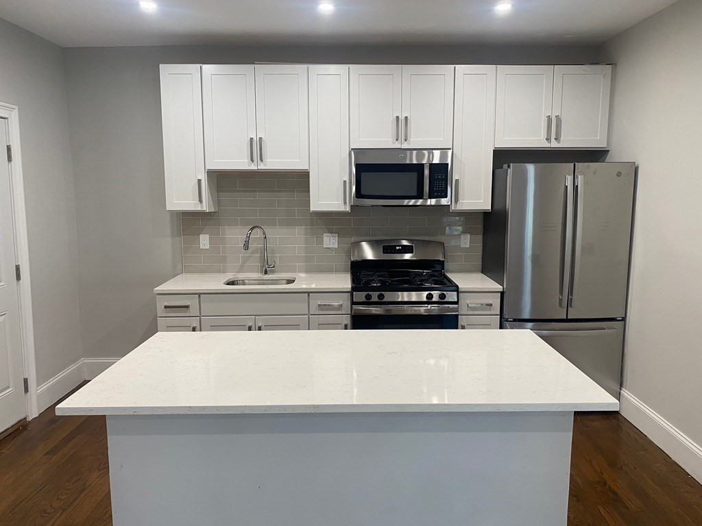 4 bed, 2 bath apartment for rent at 21 Mount Vernon St Unit 3, Dorchester