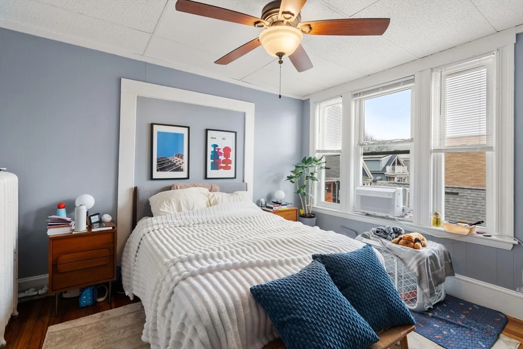 4 bed, 1 bath apartment for rent at 21 Nevada St Unit 3, Winthrop Beach — photo 4 of 11