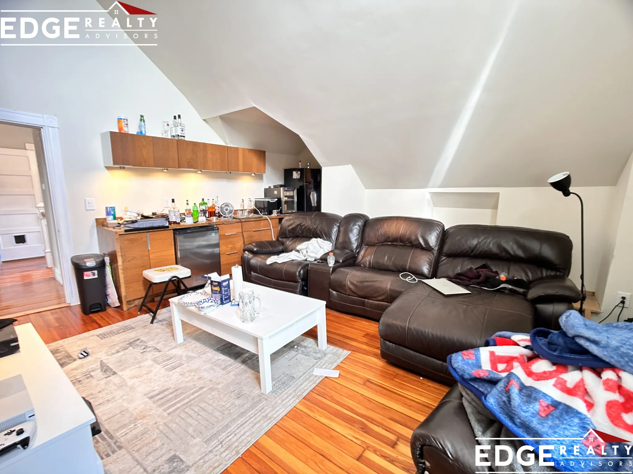 3 bed, 2 bath apartment for rent at 21 Newcastle Rd Unit N/A, Brighton — photo 11 of 13