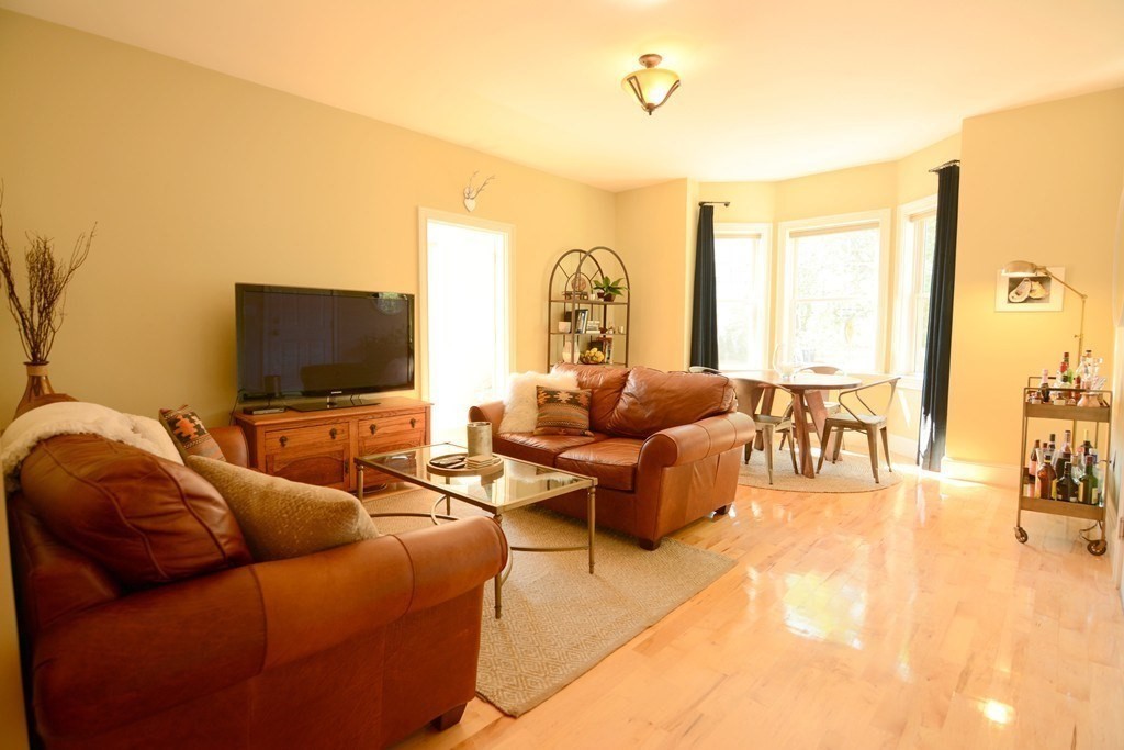 2 bed, 2 bath apartment for rent at 21 Oak St Unit 1, Ward Two — photo 2 of 13