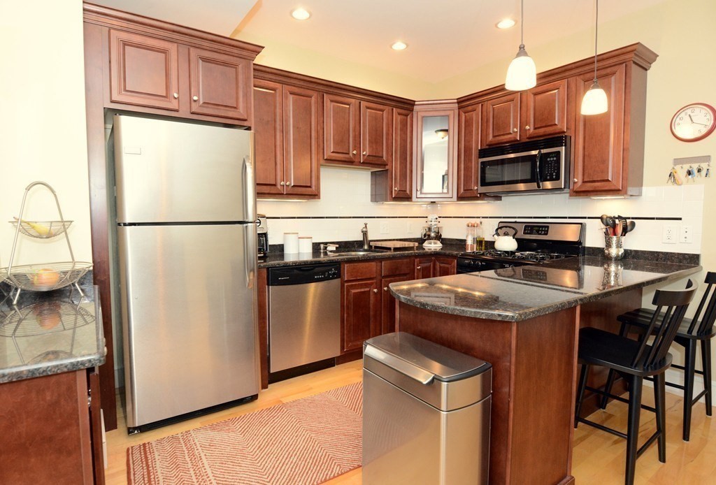 2 bed, 2 bath apartment for rent at 21 Oak St Unit 1, Ward Two — photo 1 of 13