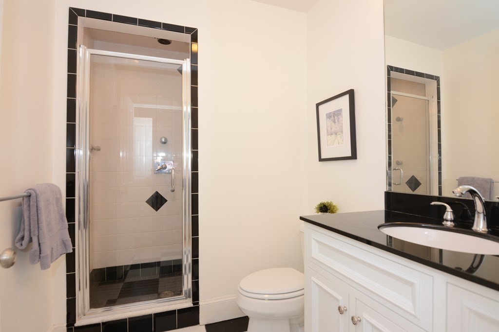 2 bed, 2 bath apartment for rent at 21 Oak St Unit 1, Ward Two — photo 7 of 13