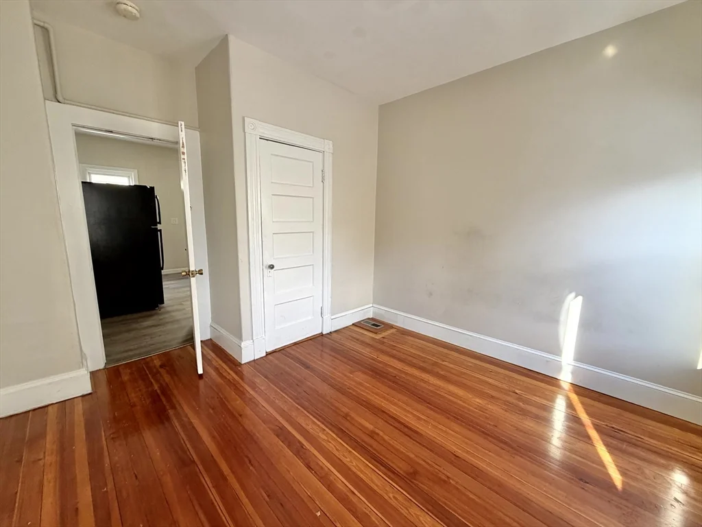 3 bed, 1 bath apartment for rent at 21 Oakland Ave Unit 2, Everett — photo 10 of 20