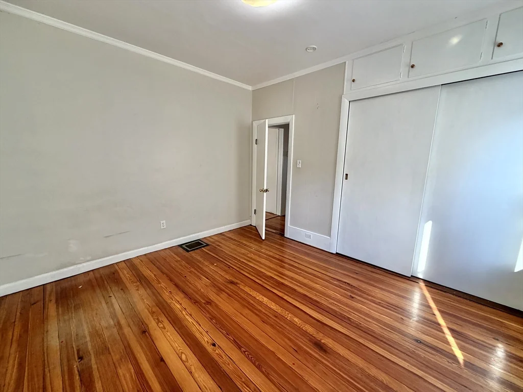 3 bed, 1 bath apartment for rent at 21 Oakland Ave Unit 2, Everett — photo 14 of 20