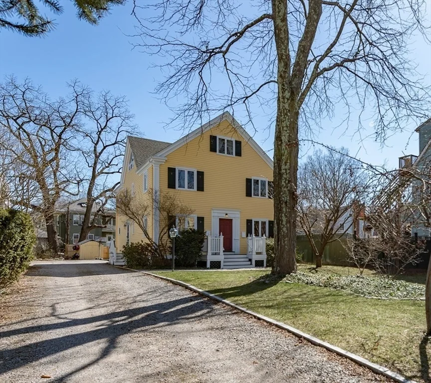 3 bed, 2 bath apartment for rent at 21 Orchard Unit 1, Jamaica Plain