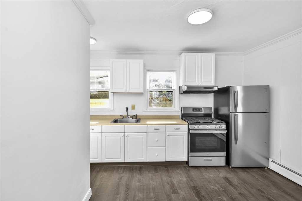 2 bed, 1 bath apartment for rent at 21 Page St Unit 1, West — photo 10 of 21