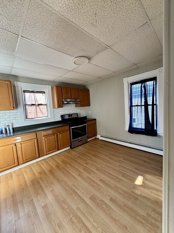 2 bed, 1 bath apartment for rent at 21 Page St Unit 2, West — photo 6 of 29