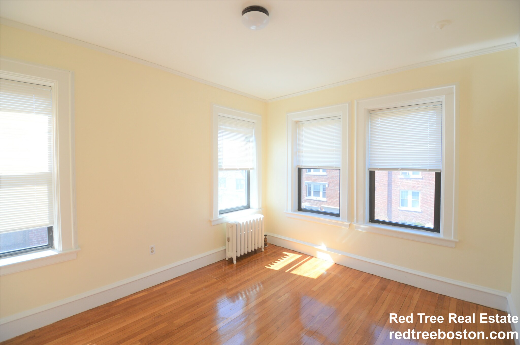 4 bed, 2 bath apartment for rent at 21 Park Vale Ave Unit 11, Allston — photo 4 of 24