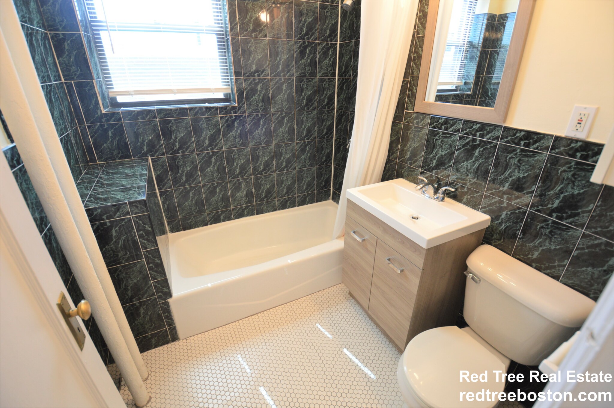 4 bed, 2 bath apartment for rent at 21 Park Vale Ave Unit 11, Allston — photo 8 of 24