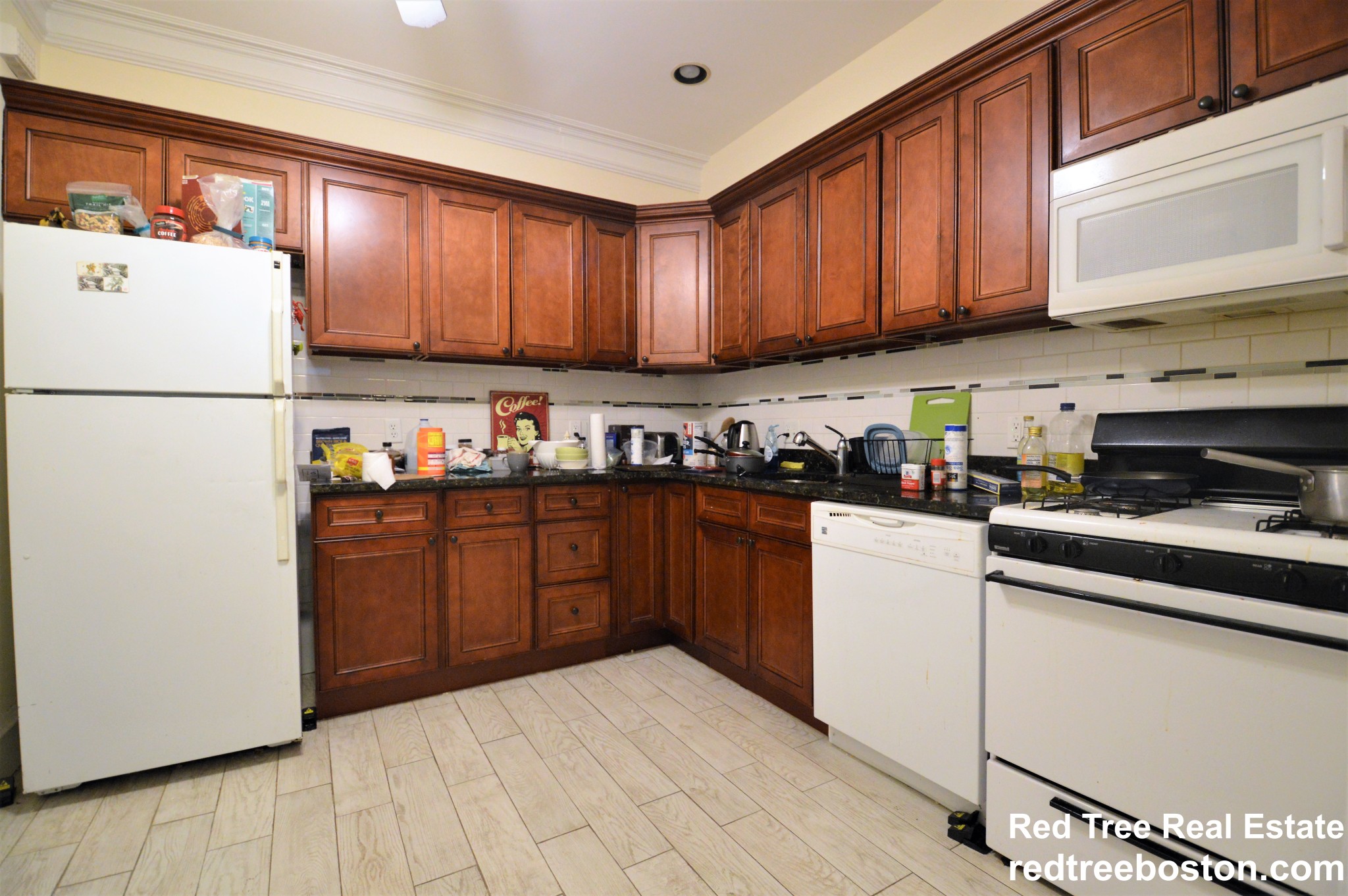 4 bed, 2 bath apartment for rent at 21 Park Vale Ave Unit 11, Allston — photo 10 of 24