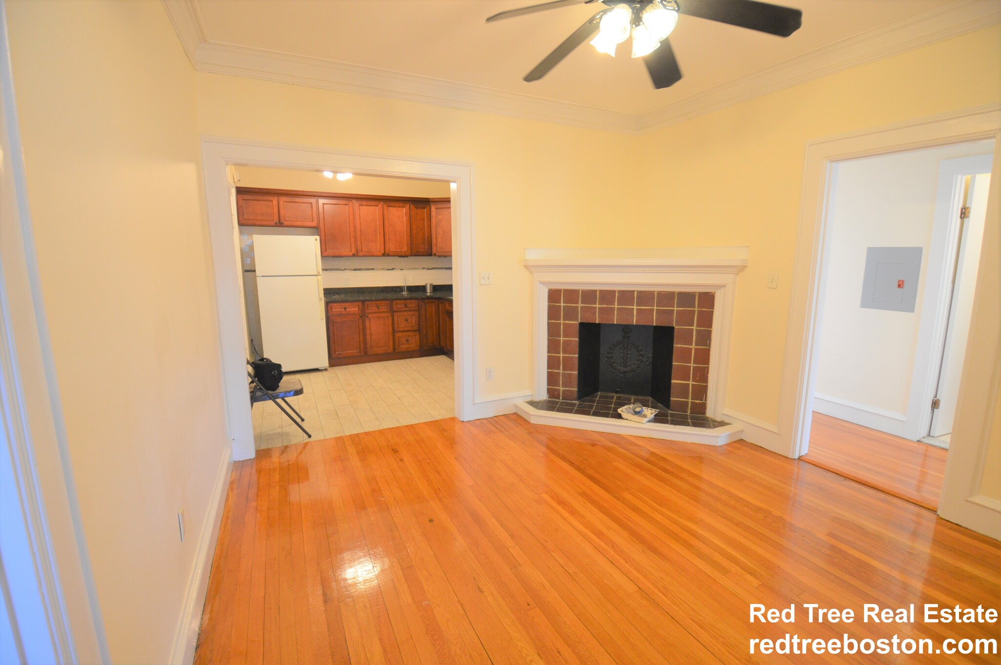 4 bed, 2 bath apartment for rent at 21 Park Vale Ave Unit 11, Allston — photo 2 of 24