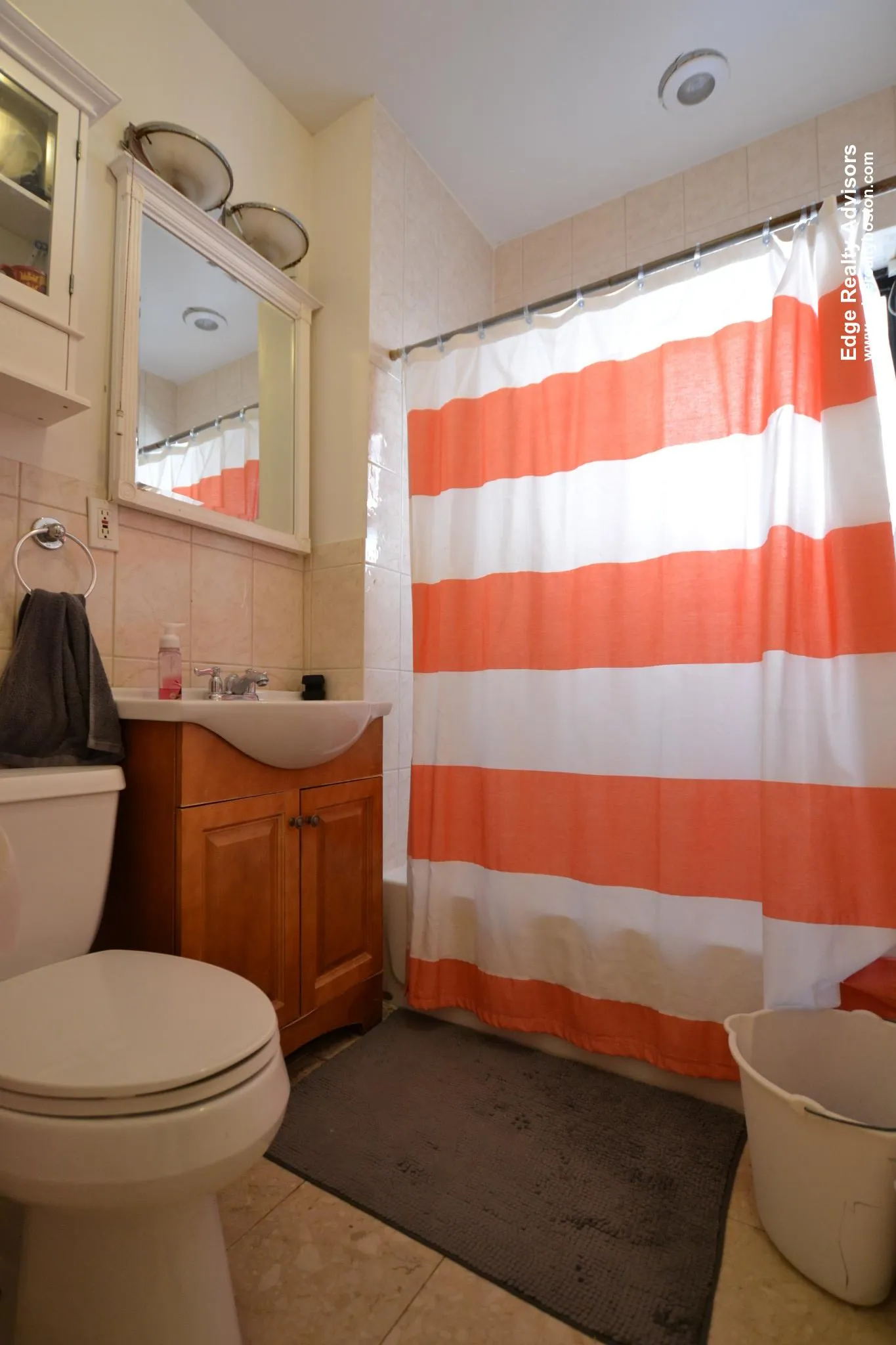 3 bed, 1 bath apartment for rent at 21 Park Vale Ave Unit 6, Brighton — photo 5 of 8