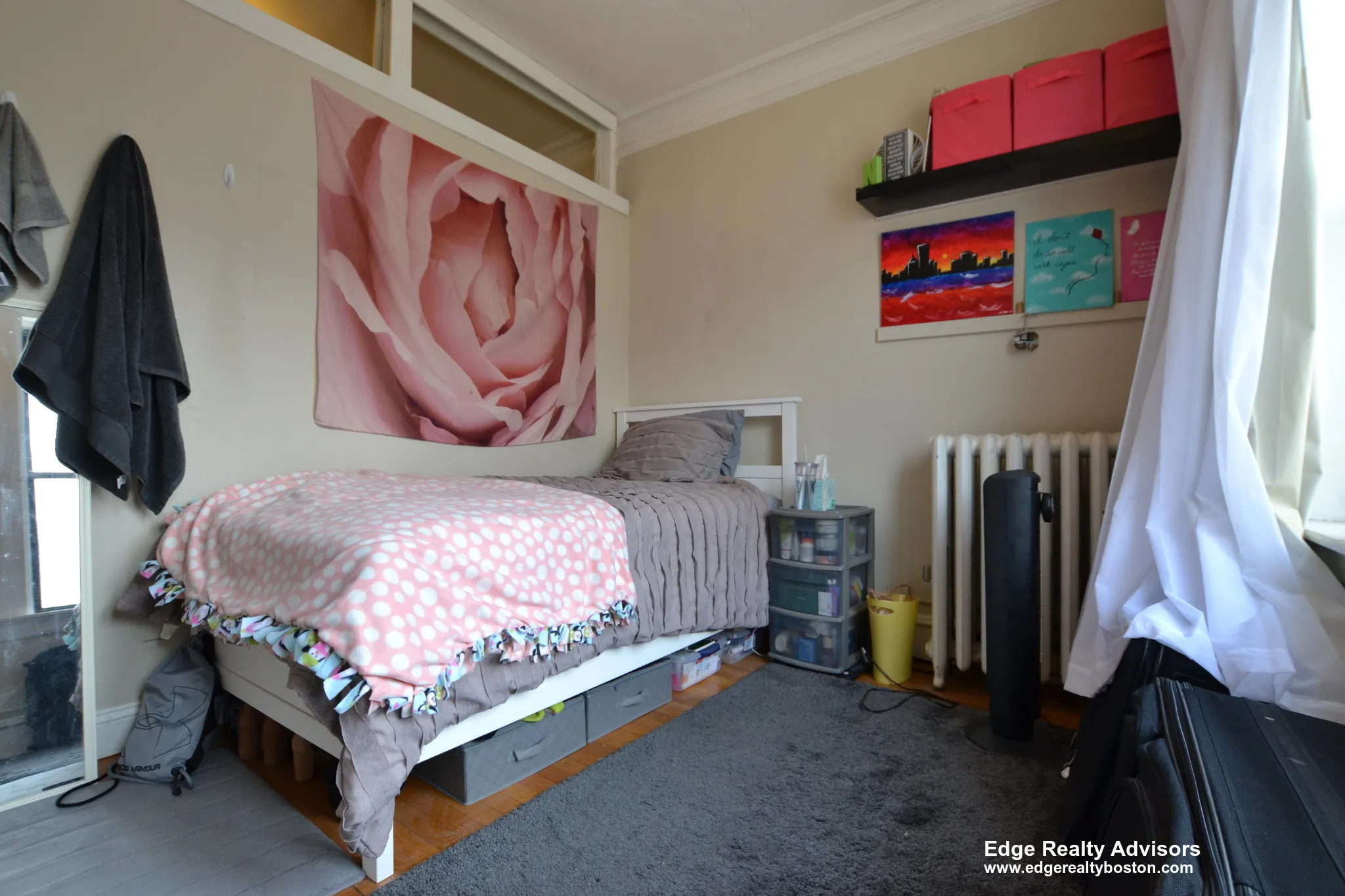 3 bed, 1 bath apartment for rent at 21 Park Vale Ave Unit 6, Brighton — photo 6 of 8