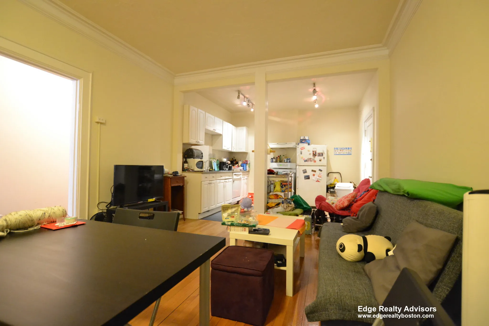3 bed, 1 bath apartment for rent at 21 Park Vale Ave Unit 6, Brighton — photo 8 of 8