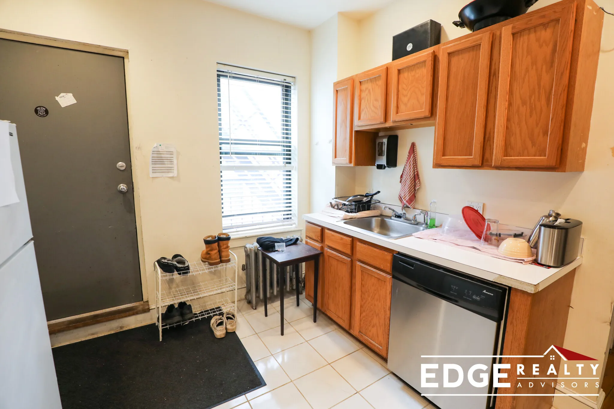 3 bed, 1 bath apartment for rent at 21 Park Vale Ave Unit 7, Brighton — photo 5 of 10