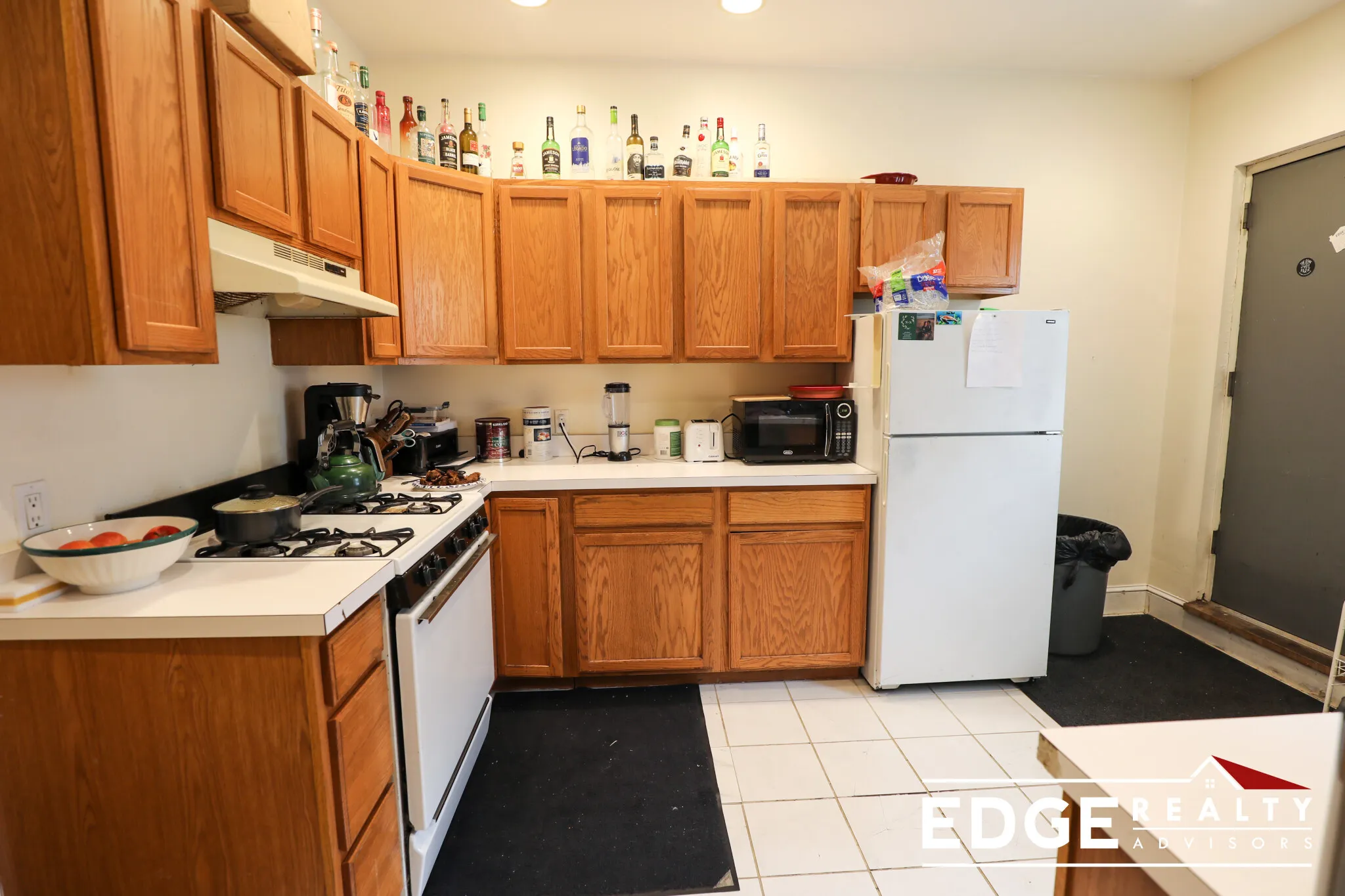 3 bed, 1 bath apartment for rent at 21 Park Vale Ave Unit 7, Brighton — photo 1 of 10