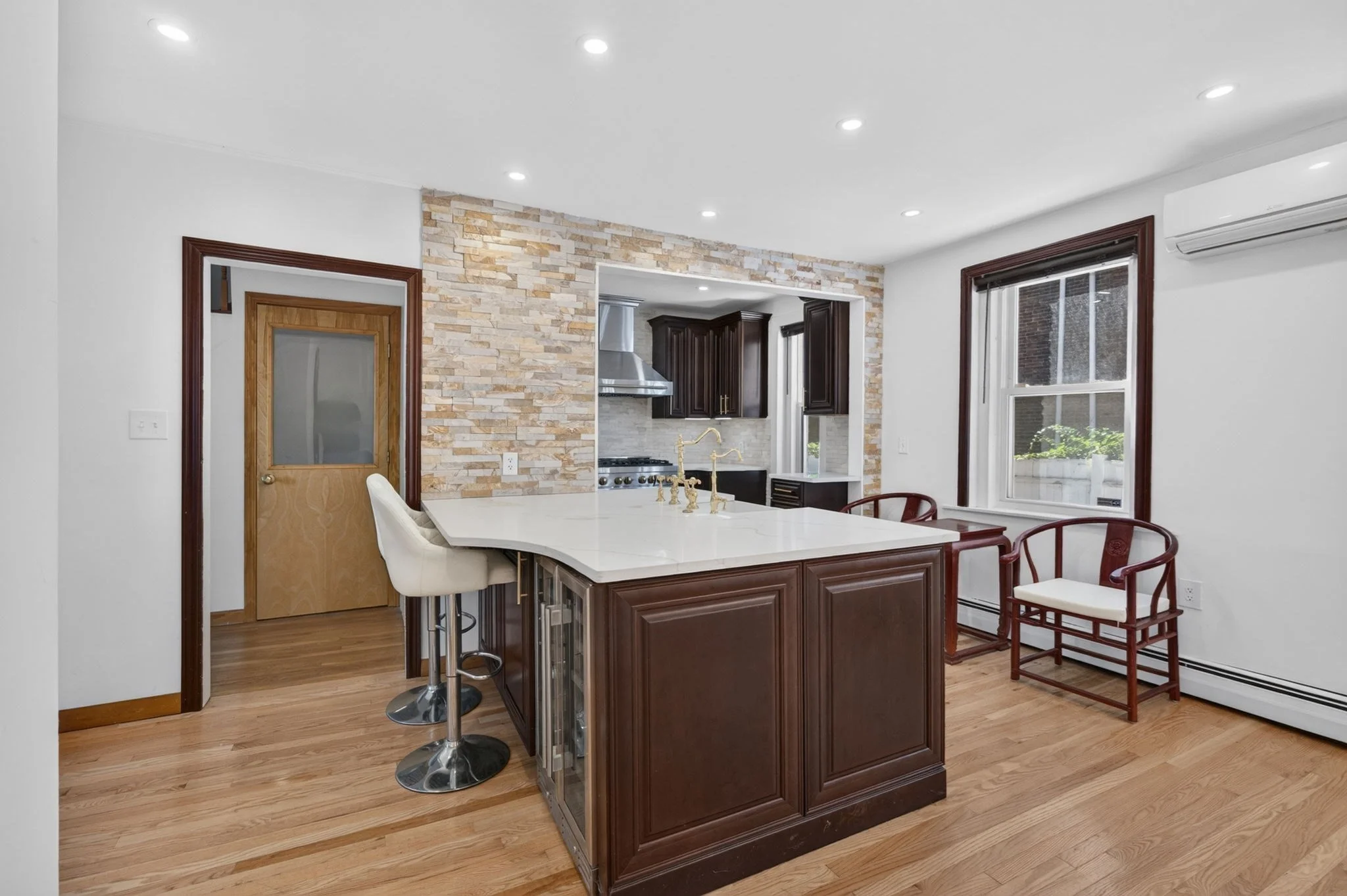 6 bed, 3 bath apartment for rent at 21 Parker St Unit 0, Charlestown — photo 9 of 41