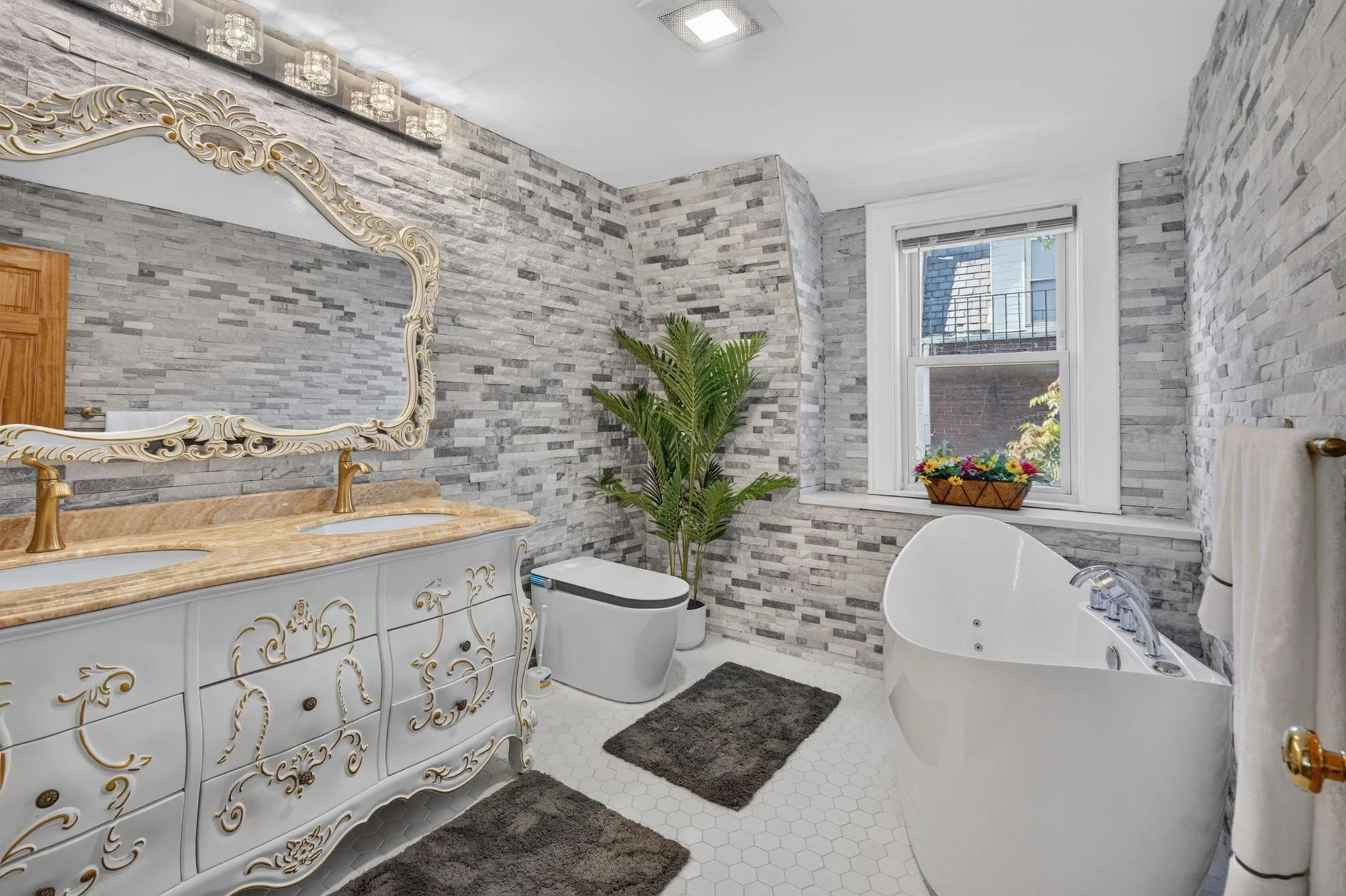 6 bed, 3 bath apartment for rent at 21 Parker St Unit 0, Charlestown — photo 22 of 41