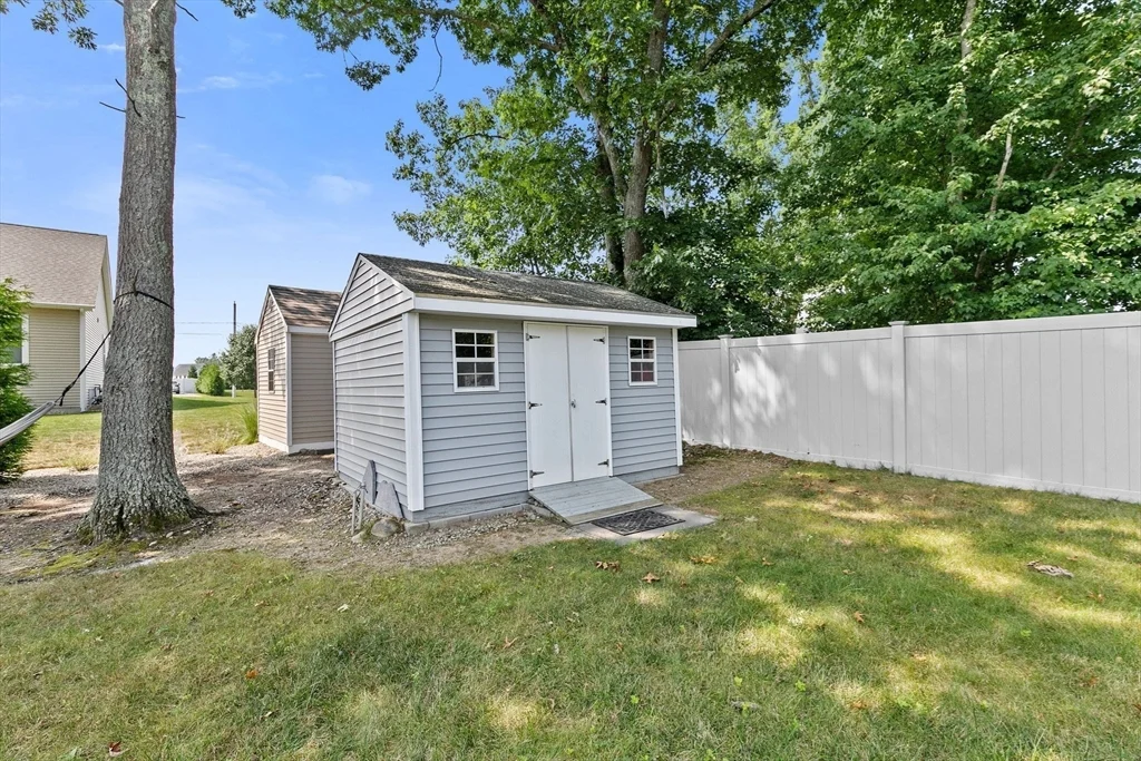 3 bed, 2 bath apartment for rent at 21 Pasture Brook Rd, Attleboro — photo 24 of 24