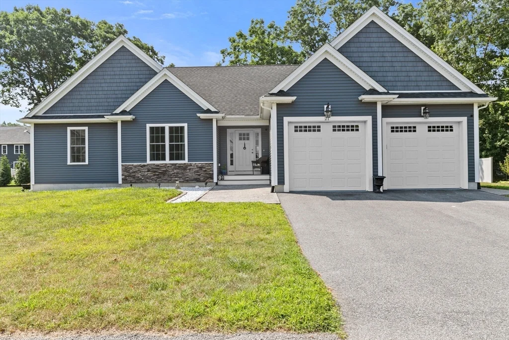 3 bed, 2 bath apartment for rent at 21 Pasture Brook Rd, Attleboro