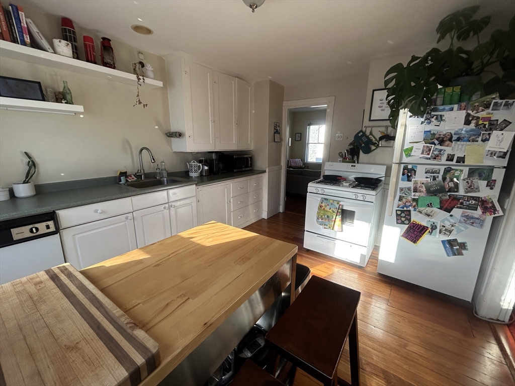 2 bed, 1 bath apartment for rent at 21 Pearson Ave Unit 3, Somerville — photo 2 of 12