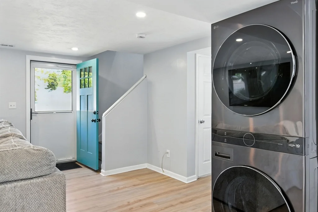 3 bed, 1 bath apartment for rent at 21 Petipas Ln Unit 21, Randolph — photo 2 of 7