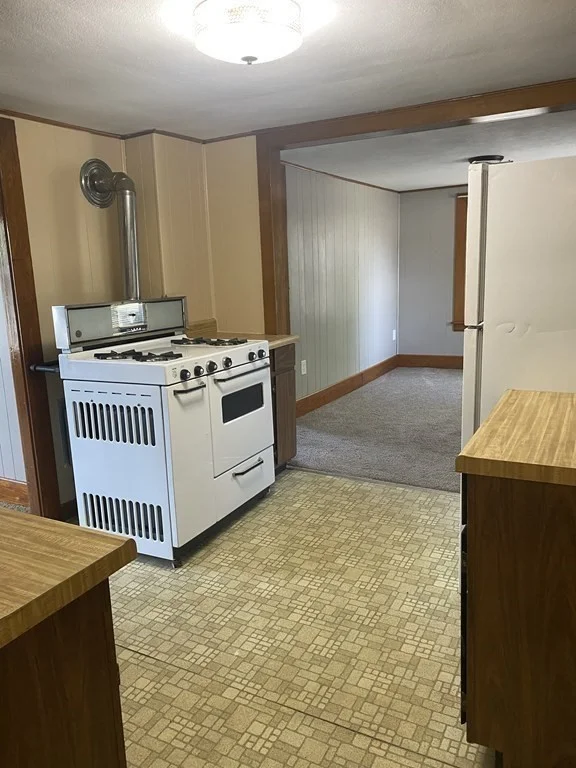 1 bed, 1 bath apartment for rent at 21 Plainfield Ave Unit 2, Shrewsbury — photo 5 of 12