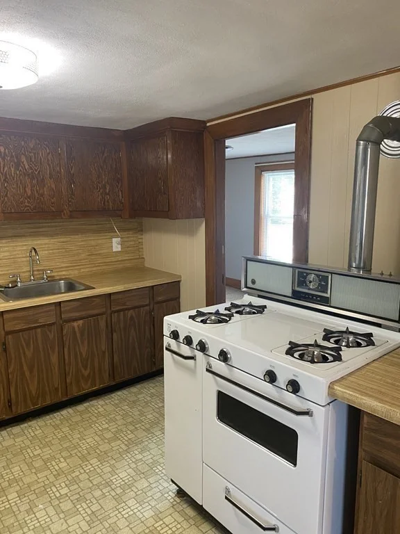 1 bed, 1 bath apartment for rent at 21 Plainfield Ave Unit 2, Shrewsbury — photo 4 of 12