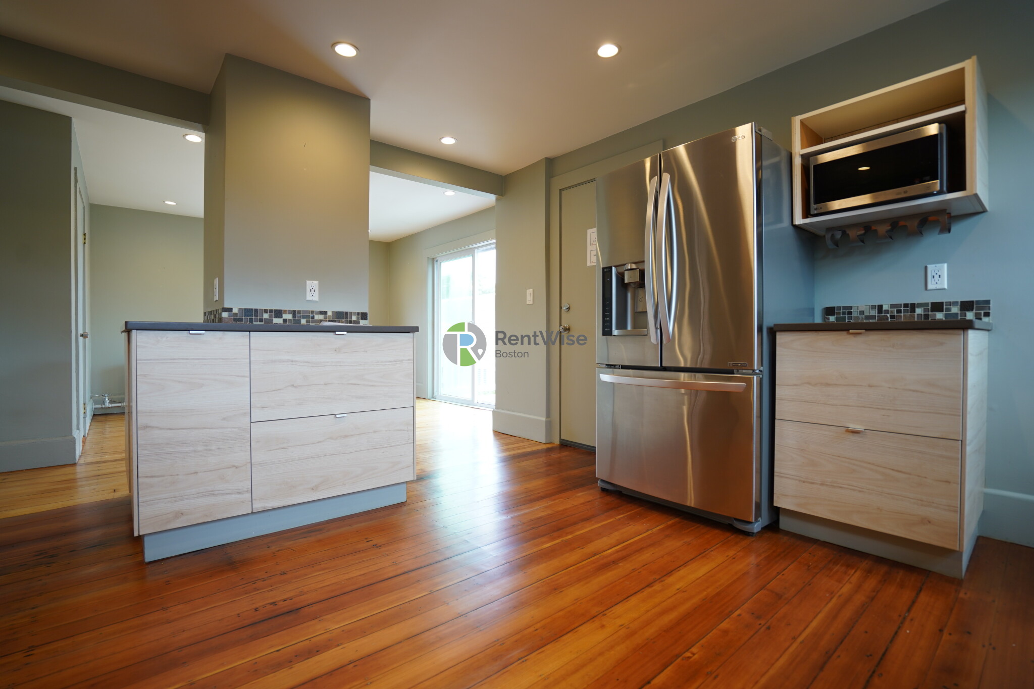 3 bed, 1 bath apartment for rent at 21 Plainfield St Unit 3, Jamaica Plain — photo 10 of 31