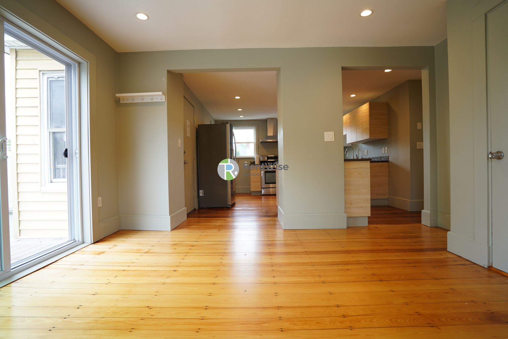 3 bed, 1 bath apartment for rent at 21 Plainfield St Unit 3, Jamaica Plain — photo 13 of 31